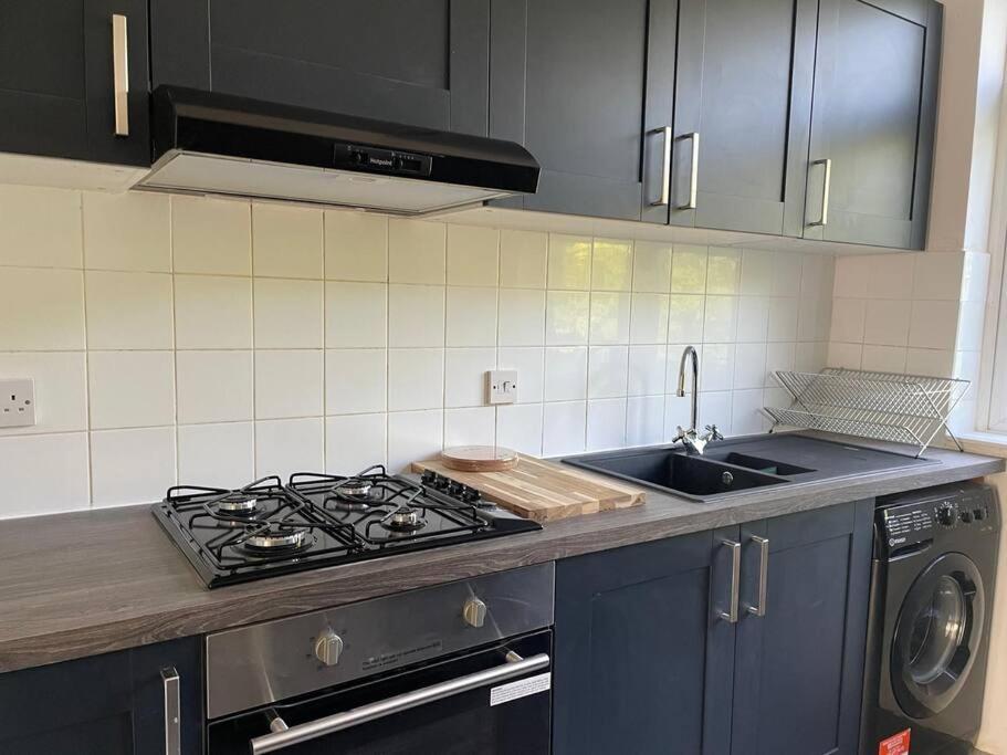 5 Bed 5Mins From Wembley Stadium 런던 외부 사진